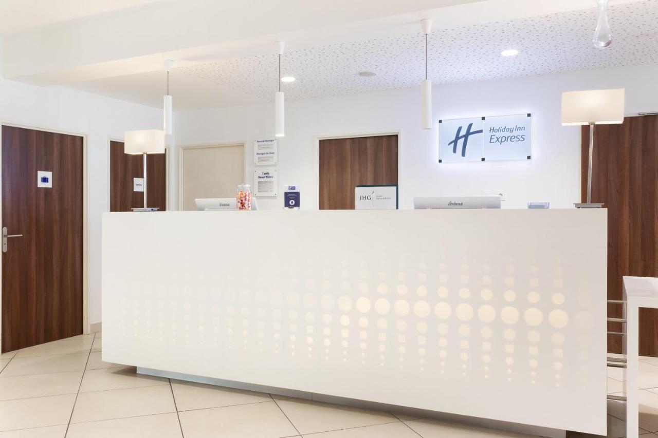 Holiday Inn Express Toulon - Est, An Ihg Hotel Exterior foto